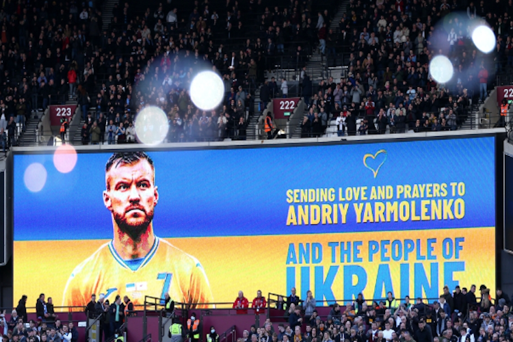 ไรซ์แสดงความสนับสนุนเพื่อนร่วมทีมชาวยูเครน Yarmolenko